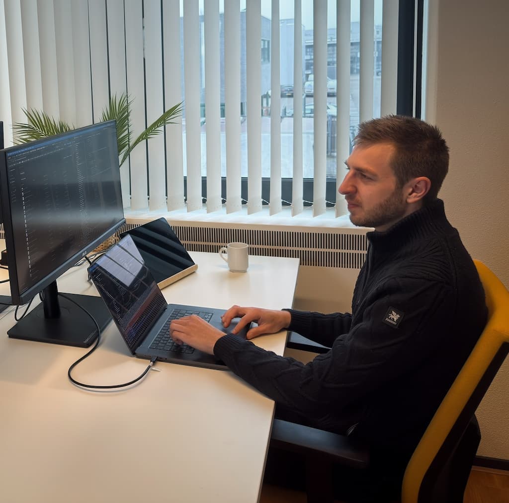 Mark aan het werk